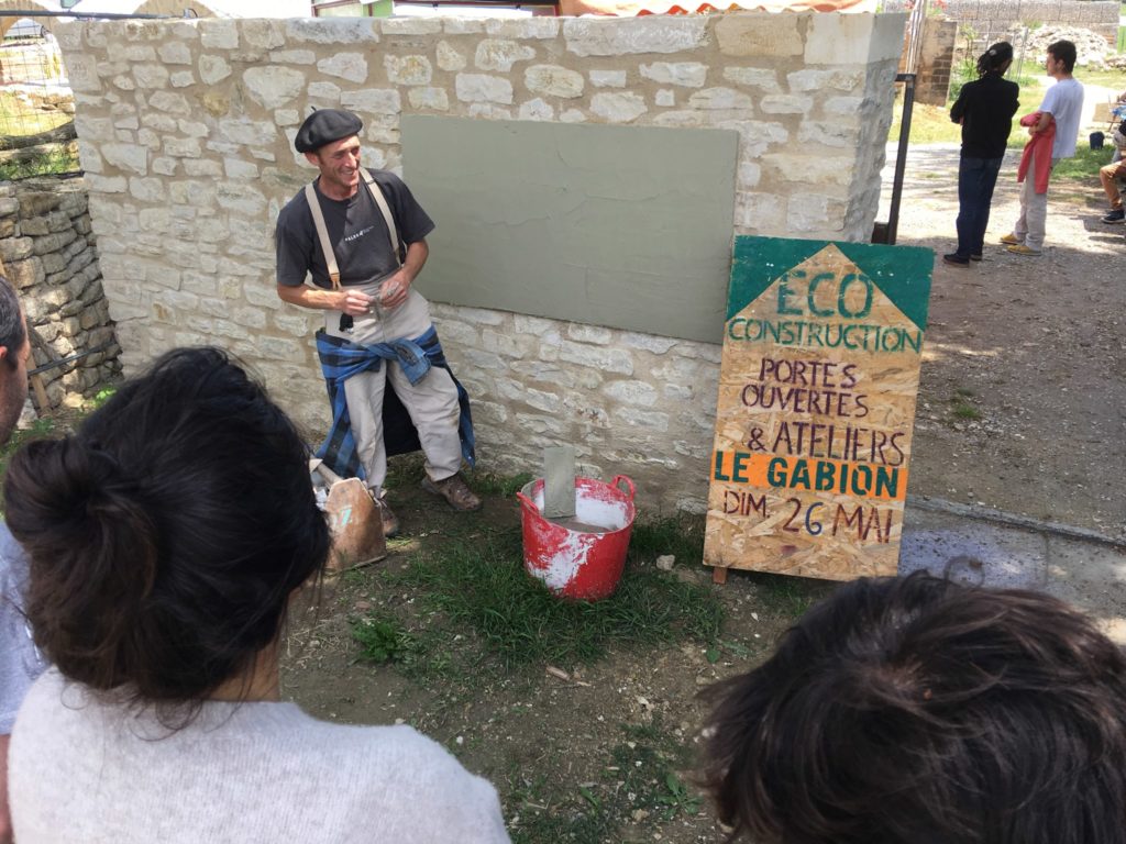 atelier d'enduit décoratif lors des Gabionneries 2019 a Mane