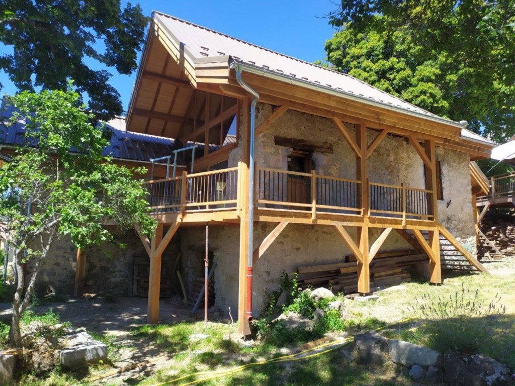 Rénovation d’une ferme à Puy-Saint-Eusèbe